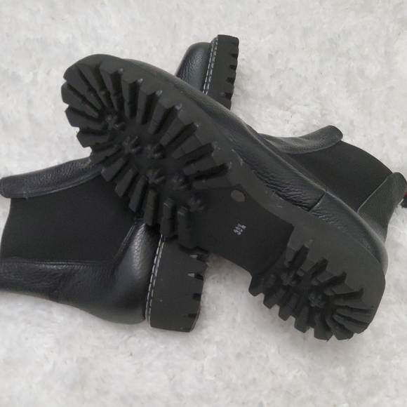 Leather Chelsea Boots - Picture 8 of 10